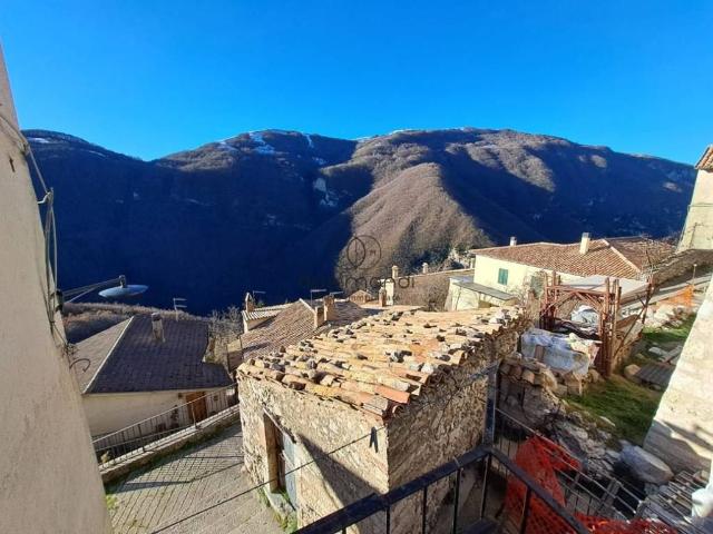 Casa indipendente in vendita a Sant'Anatolia di Narco PG