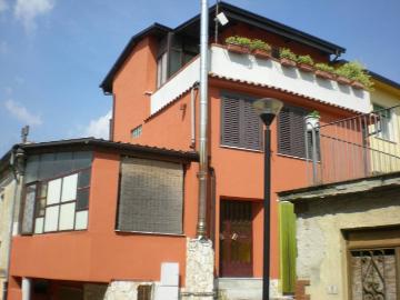 Casa indipendente in vendita a Sant'Angelo a Cupolo BN