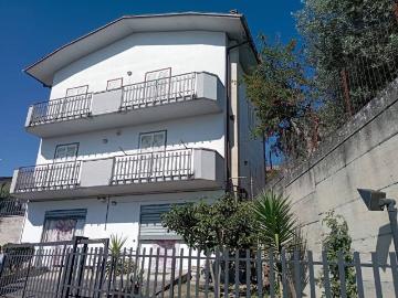 Casa indipendente in vendita a Sant'Angelo a Cupolo BN