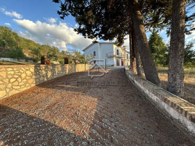 Casa indipendente in vendita a Sant'Angelo dei Lombardi AV
