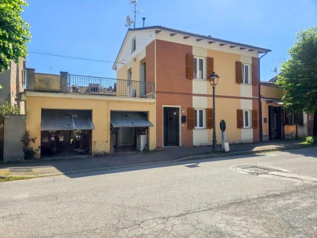 Casa indipendente in vendita a Sant'Angelo in Vado viale Vincenzo Lanciarini