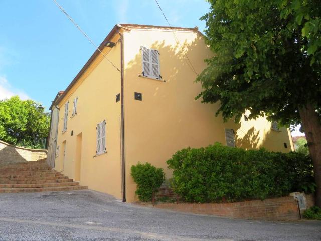 Casa indipendente in vendita a Sant'Angelo in Pontano MC
