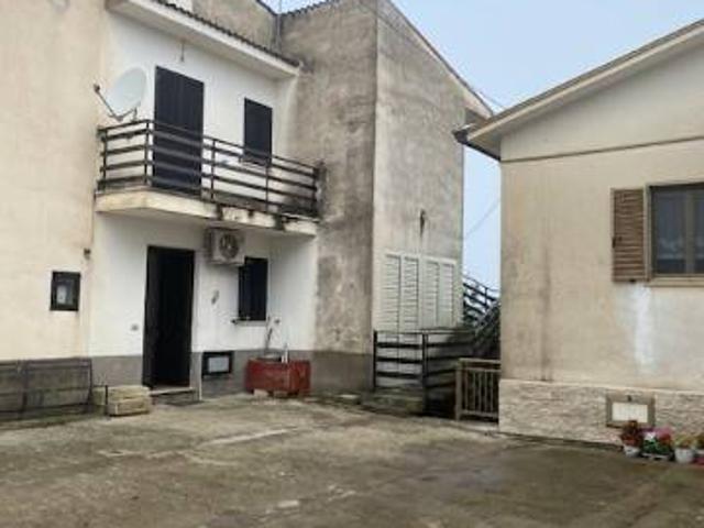 Casa indipendente in vendita a Sant'Andrea del Garigliano FR
