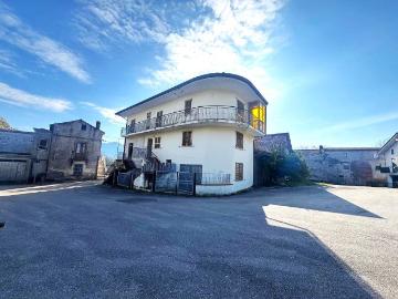 Casa indipendente in vendita a Sant'Andrea del Garigliano FR
