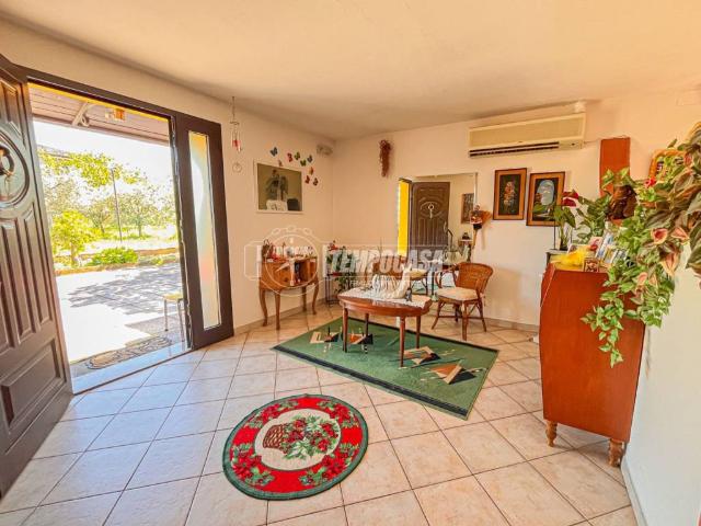 Casa indipendente in vendita a Santarcangelo di Romagna RN