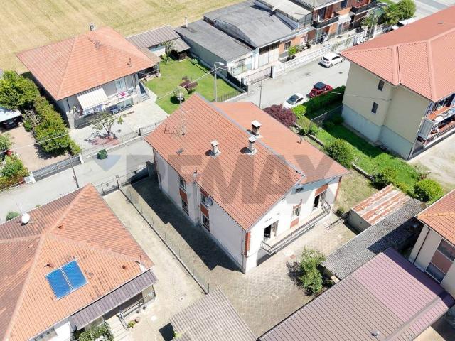 Casa indipendente in vendita a Santhià VC