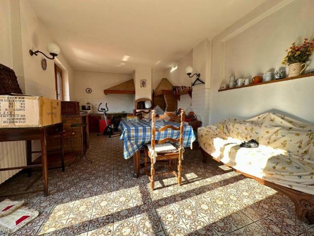 Casa indipendente in vendita a Santhià VC