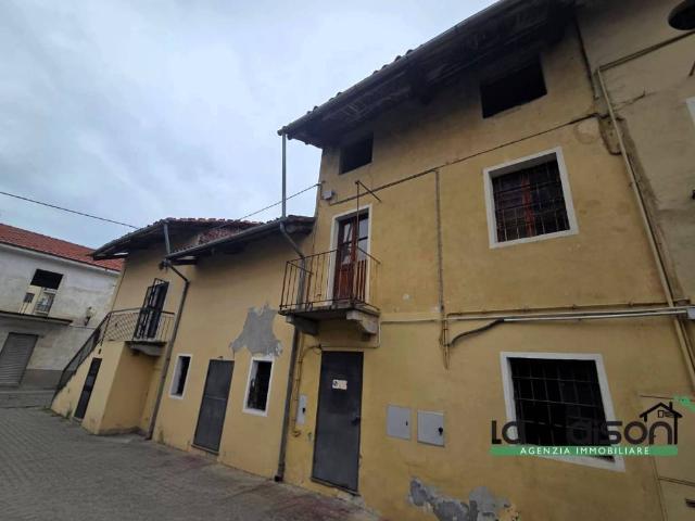 Casa indipendente in vendita a Santhià VC