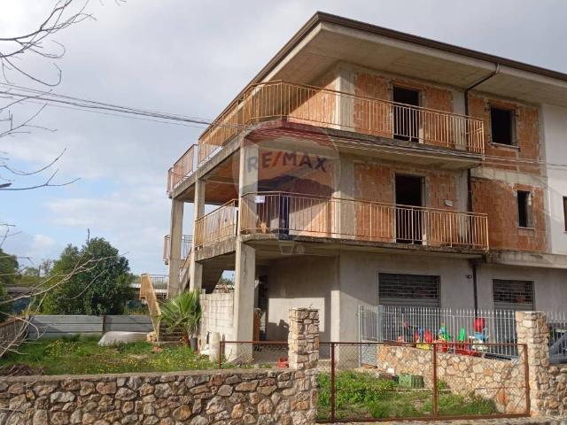 Casa indipendente in vendita a Santi Cosma e Damiano LT