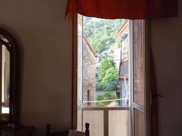 Casa indipendente in vendita a Santi Cosma e Damiano