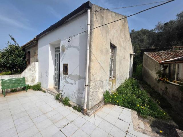 Casa indipendente in vendita a Saponara ME