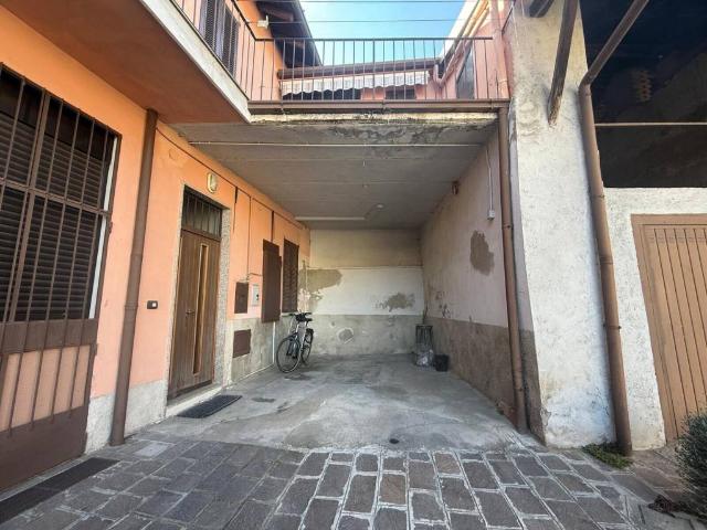 Casa indipendente in vendita a Saronno VA