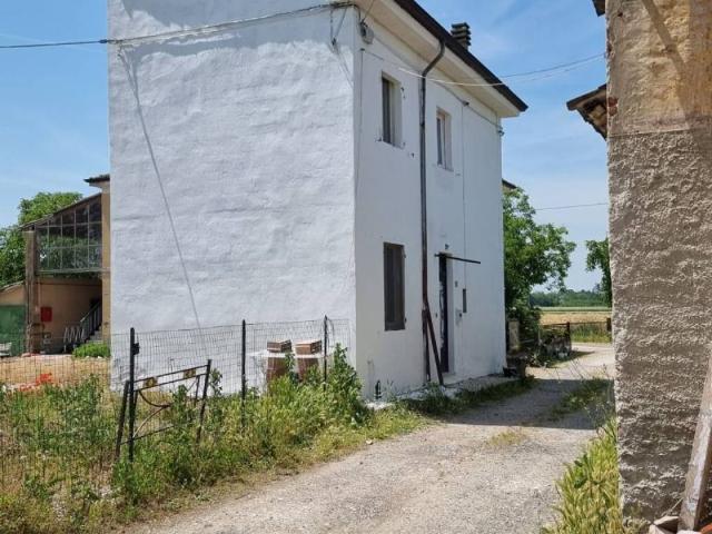 Casa indipendente in vendita a Sarmato PC