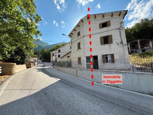 Casa indipendente in vendita a Sarnano MC