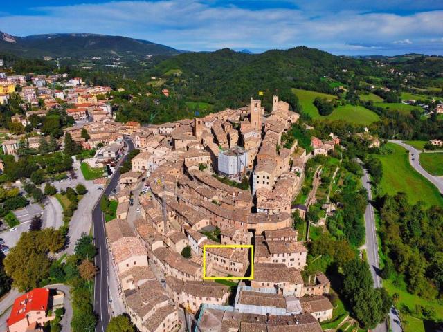 Casa indipendente in vendita a Sarnano MC