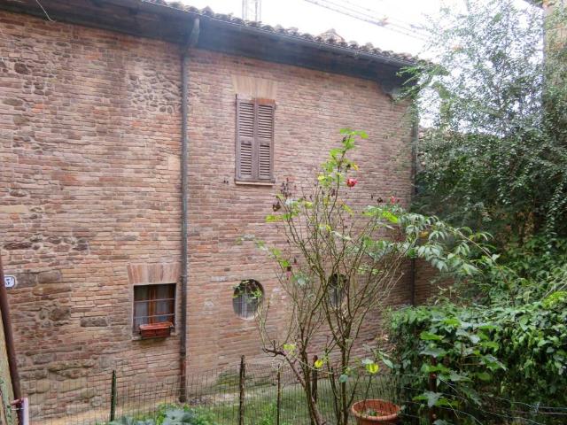 Casa indipendente in vendita a Sarnano MC