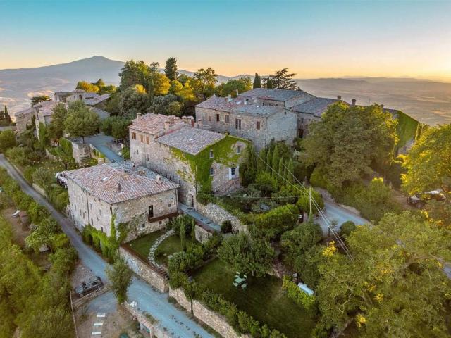 Casa indipendente in vendita a Sarteano SI