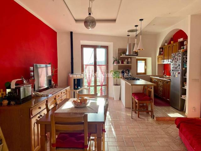 Casa indipendente in vendita a Sarteano SI
