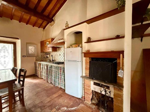 Casa indipendente in vendita a Sarteano SI