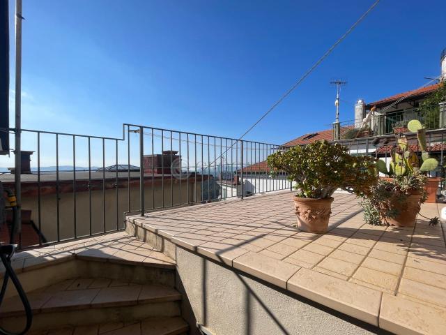 Casa indipendente in vendita a Sarzana