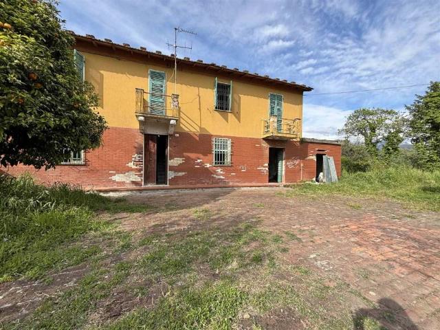 Casa indipendente in vendita a Sarzana SP