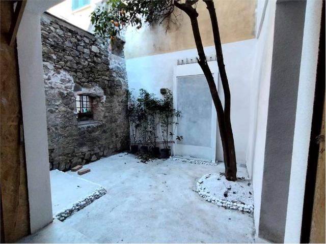 Casa indipendente in vendita a Sarzana SP