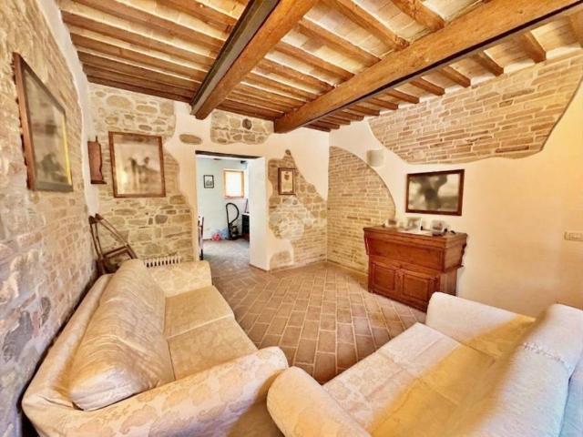 Casa indipendente in vendita a Sassocorvaro Auditore PU