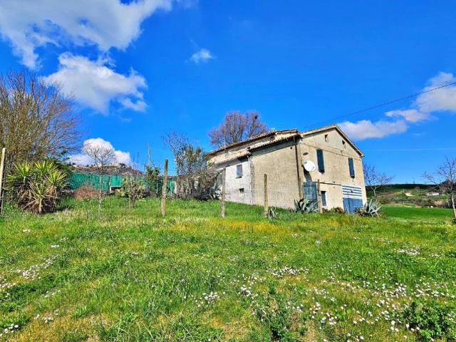 Casa indipendente in vendita a Sassofeltrio RN