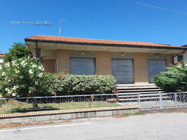 Casa indipendente in vendita a Sassofeltrio RN