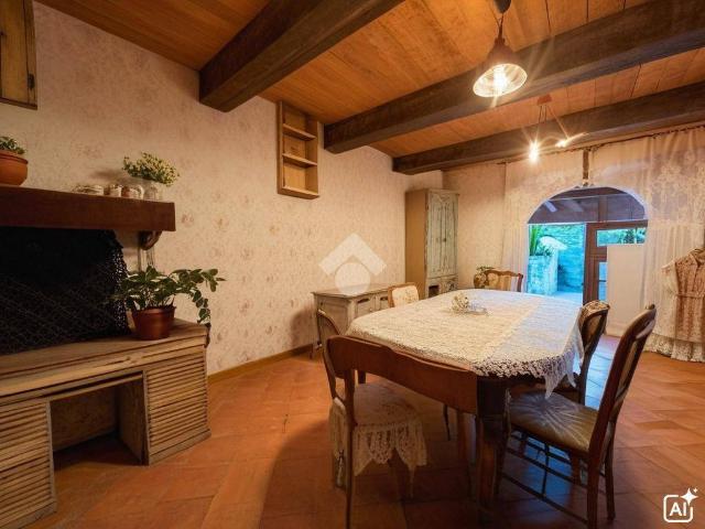 Casa indipendente in vendita a Sassoferrato AN