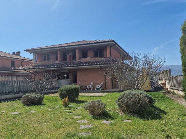Casa indipendente in vendita a Scurcola Marsicana AQ
