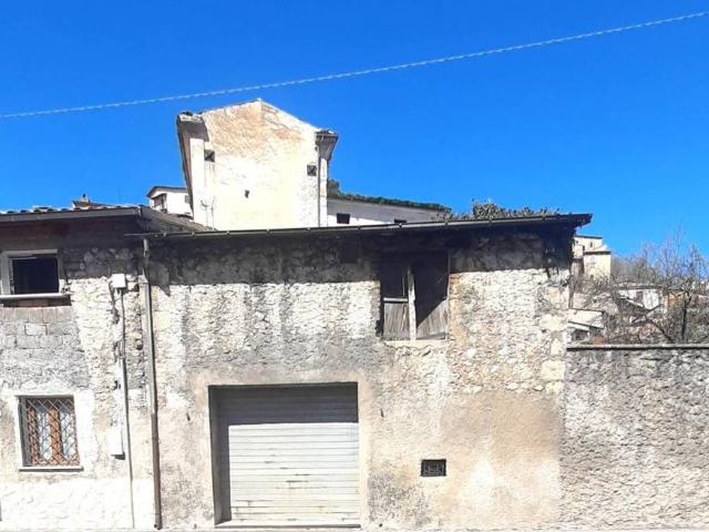 Casa indipendente in vendita a Scurcola Marsicana AQ