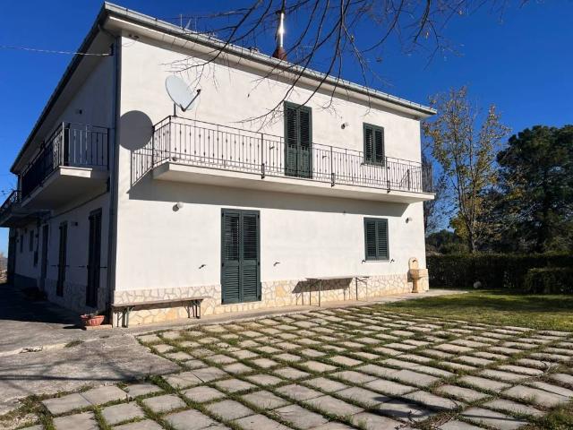 Casa indipendente in vendita a Scafa PE
