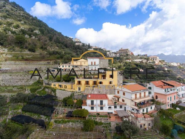 Casa indipendente in vendita a Scala SA