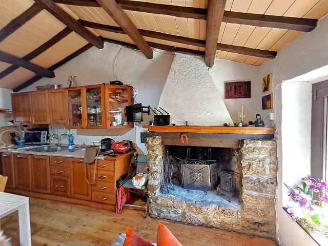 Casa indipendente in vendita a Scandriglia RI