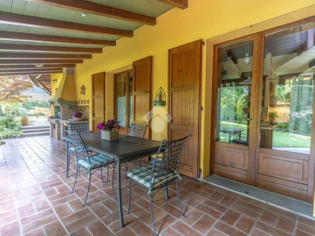 Casa indipendente in vendita a Scanzorosciate BG