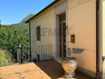 Casa indipendente in vendita a Scapoli IS
