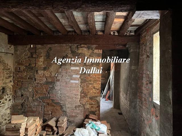 Casa indipendente in vendita a Scarperia e San Piero FI