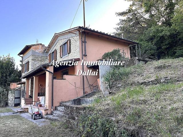 Casa indipendente in vendita a Scarperia e San Piero FI
