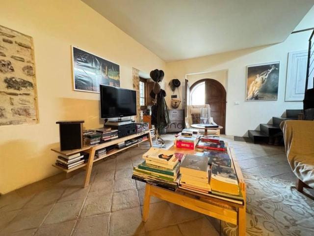 Casa indipendente in vendita a Scheggino PG