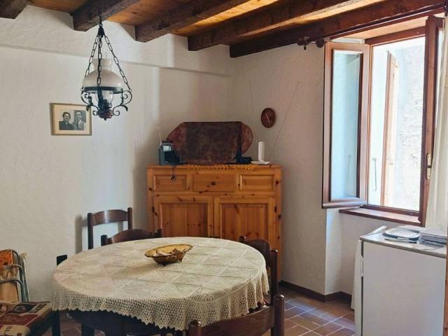 Casa indipendente in vendita a Schignano CO