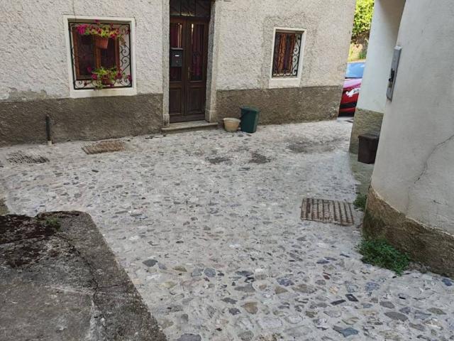 Casa indipendente in vendita a Schignano CO