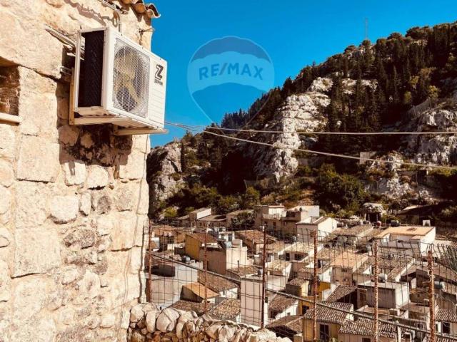 Casa indipendente in vendita a Scicli RG