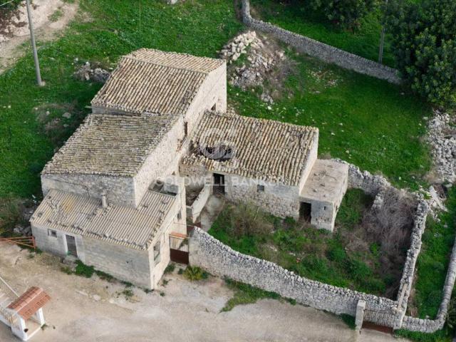 Casa indipendente in vendita a Scicli, Scicli
