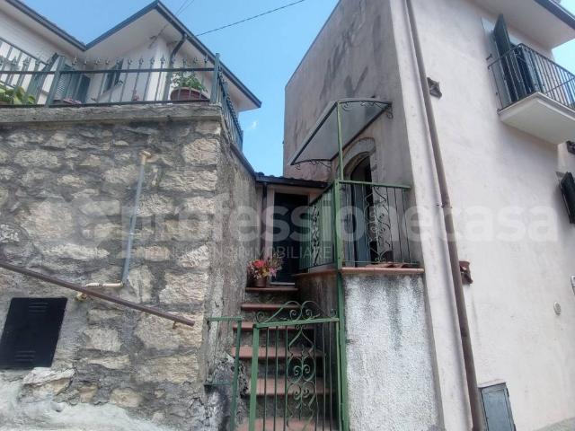 Casa indipendente in vendita a Scontrone AQ