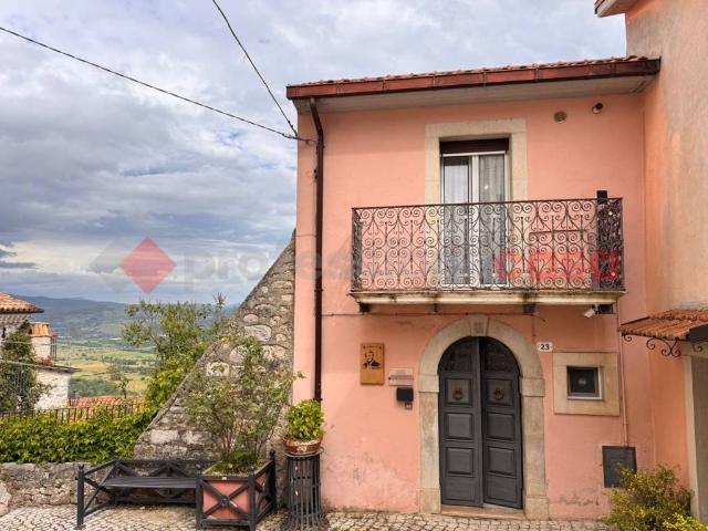 Casa indipendente in vendita a Scontrone AQ