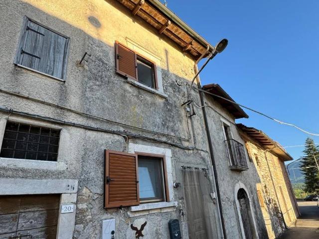 Casa indipendente in vendita a Scoppito AQ