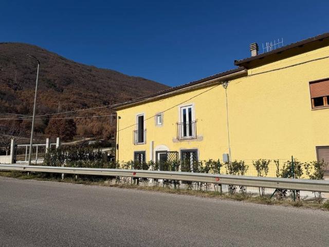 Casa indipendente in vendita a Scoppito AQ