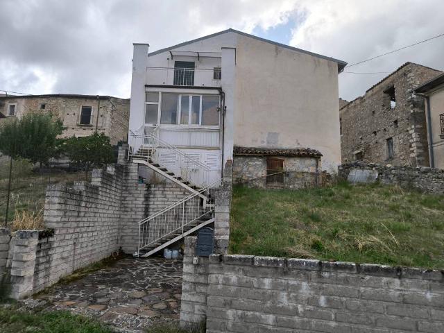Casa indipendente in vendita a Scoppito AQ