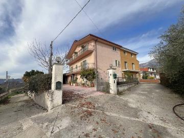 Casa indipendente in vendita a Settefrati FR